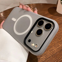 Funda magnética para teléfono — Protege contra caídas y funciona con cargadores inalámbricos.