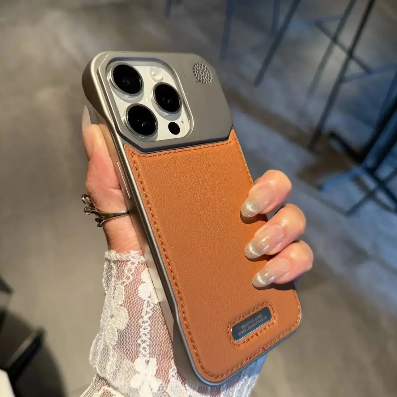 Funda de Cuero Magnética para iPhone — Antigolpes y Compatible con MagSafe (iPhone 11 al 17 Pro Max)